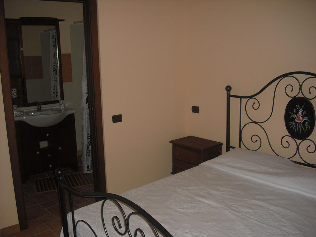 Agriturismo Biologico Villa Rosa Monte Guiduccio Rum bild